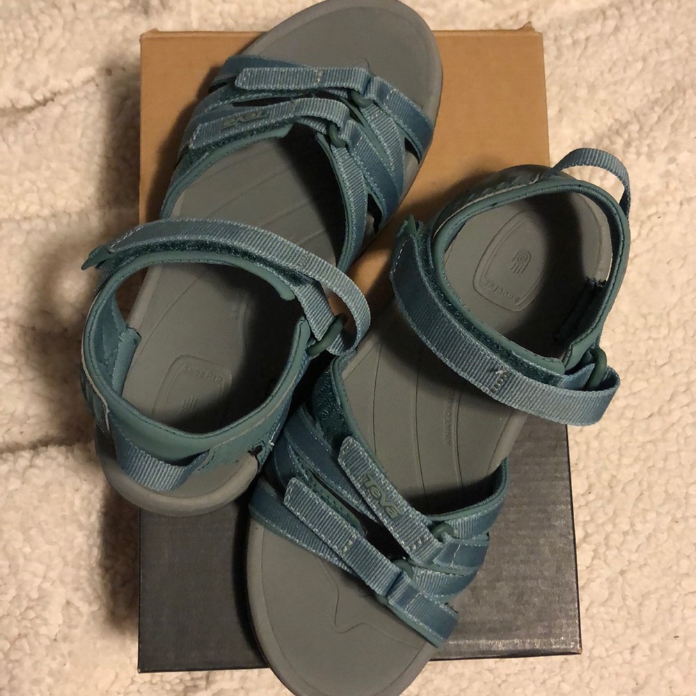 W TIRRA TEVA size 6